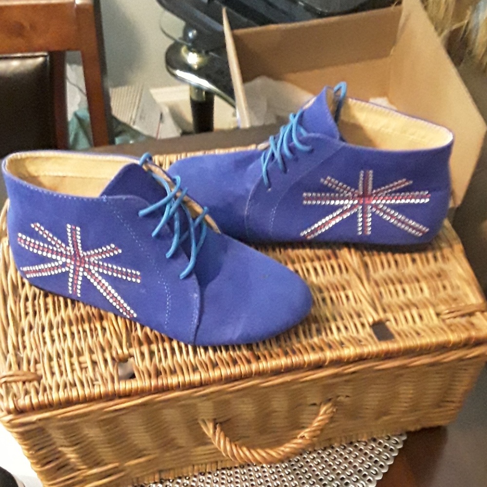 Iynx blue ankle shoes 7.5